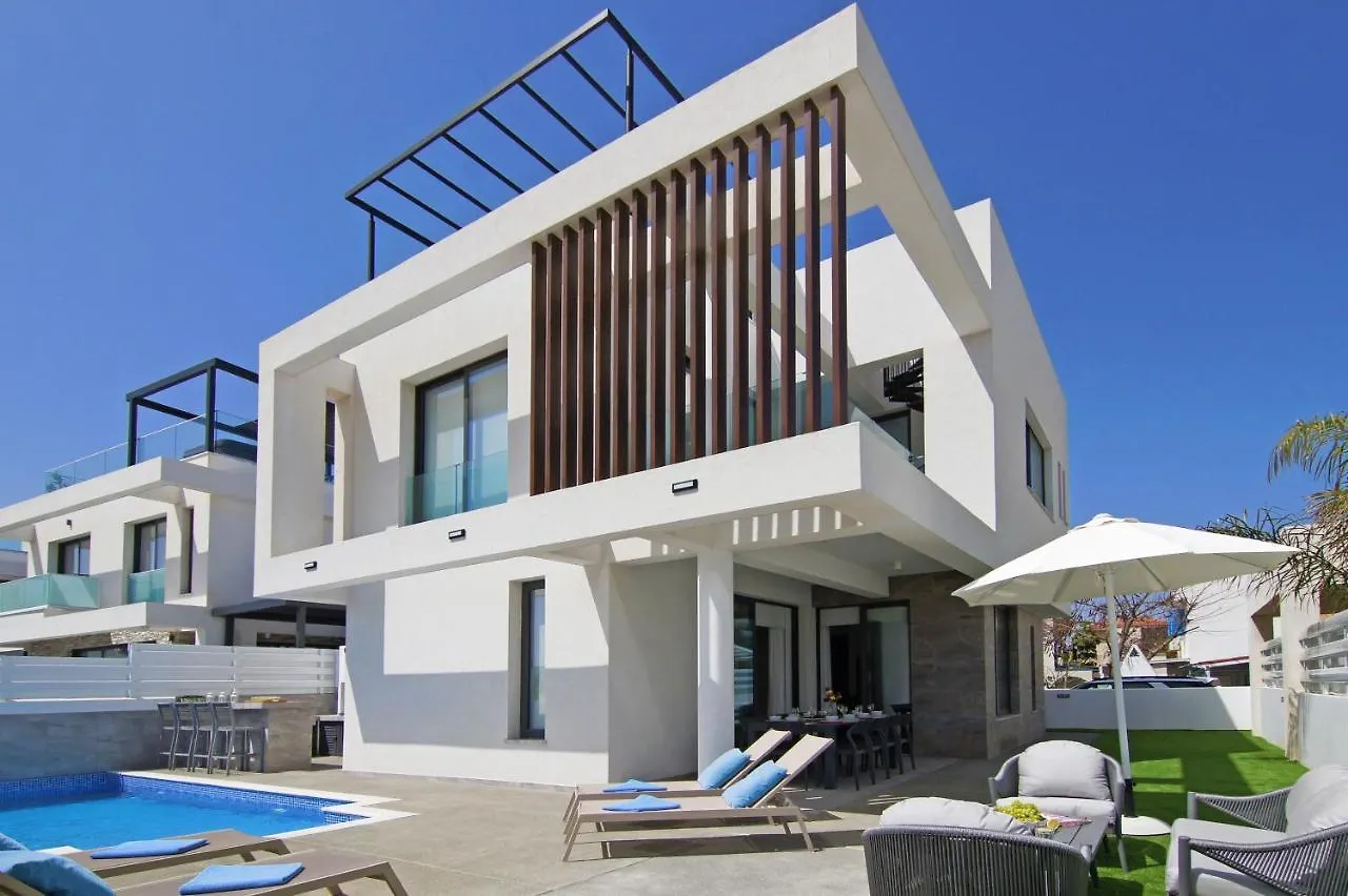 Villa Queen Valeria contacts